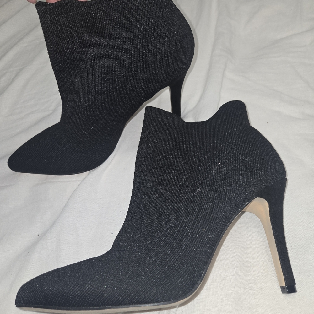 Black Ankle Boots with Sleek Design - Picture 2 of 4